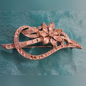 Elegant Vintage 50s Silver And Rhinestone Floral Brooch